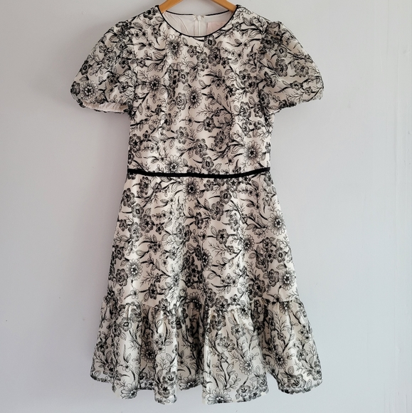 Gal Meets Glam Viola Raffia Floral Dress - Picture 2 of 7